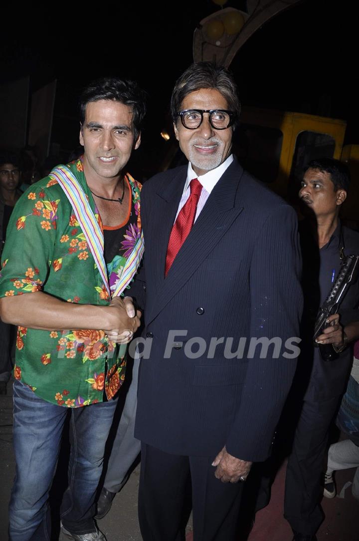 Amitabh Bachchan and Akshay Kumar at Big Star Awards, Bhavans Ground. .