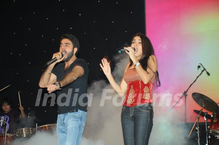 Shekhar & Shruti Pathak Live Performance at Growel Idol at Kandivli’s Growel 101 Mall