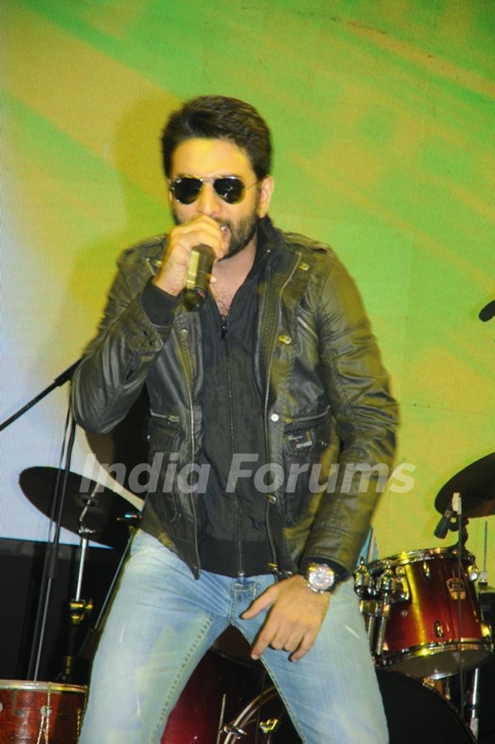 Shekhar's Live Performance at Growel Idol at Kandivli’s Growel 101 Mall