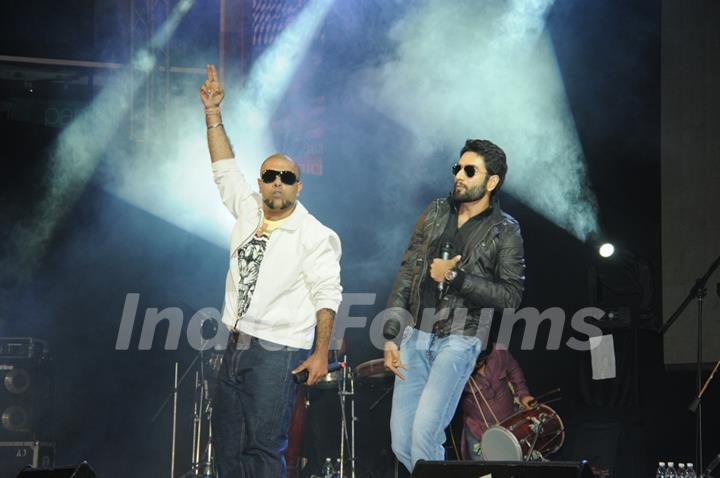 Vishal & Shekhar's Live Performance at Growel Idol at Kandivli’s Growel 101 Mall