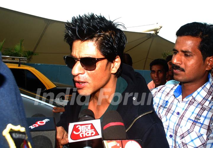 Shahrukh Khan leaves for Dubai to celebrate New Year