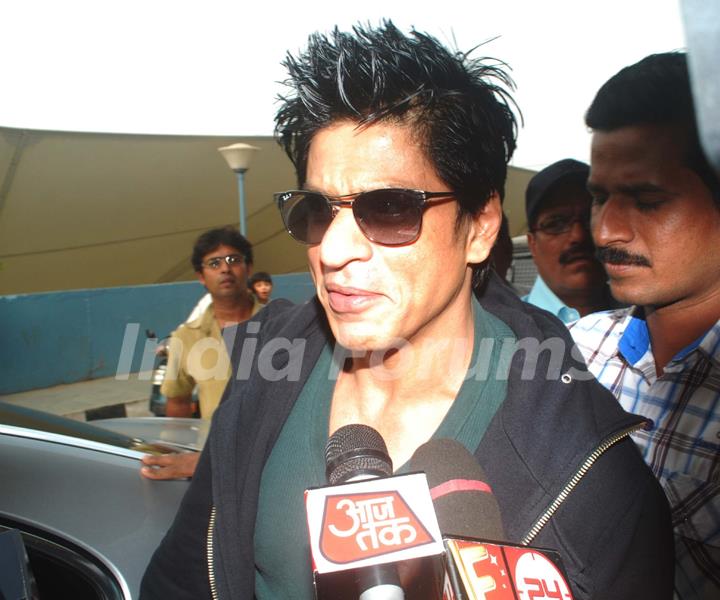 Shahrukh Khan leaves for Dubai to celebrate New Year