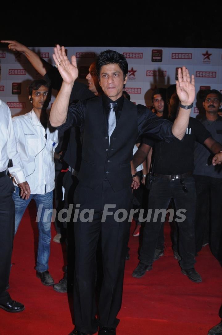 Shahrukh Khan at 17th Annual Star Screen Awards 2011