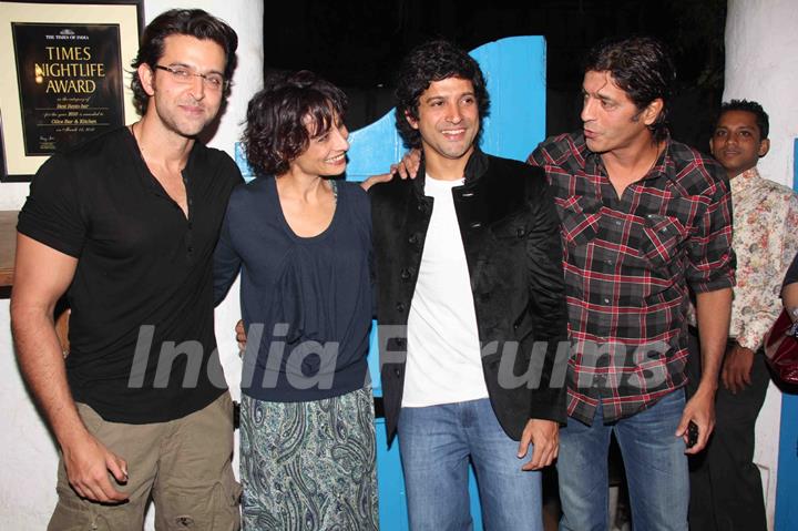 Hrithik, Farhan, Chunky and Divya Dutta at Dabboo Ratnani Calendar Launch at Olive, Bandra, Mumbai