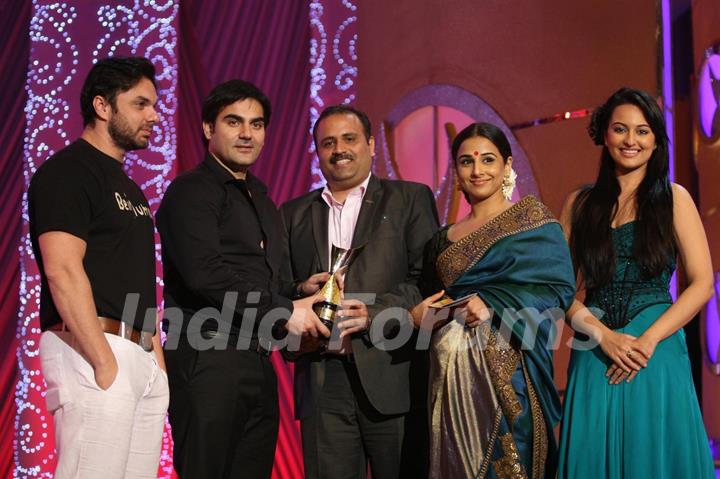 Celebs at 6th Apsara Awards Night at BKC, Mumbai