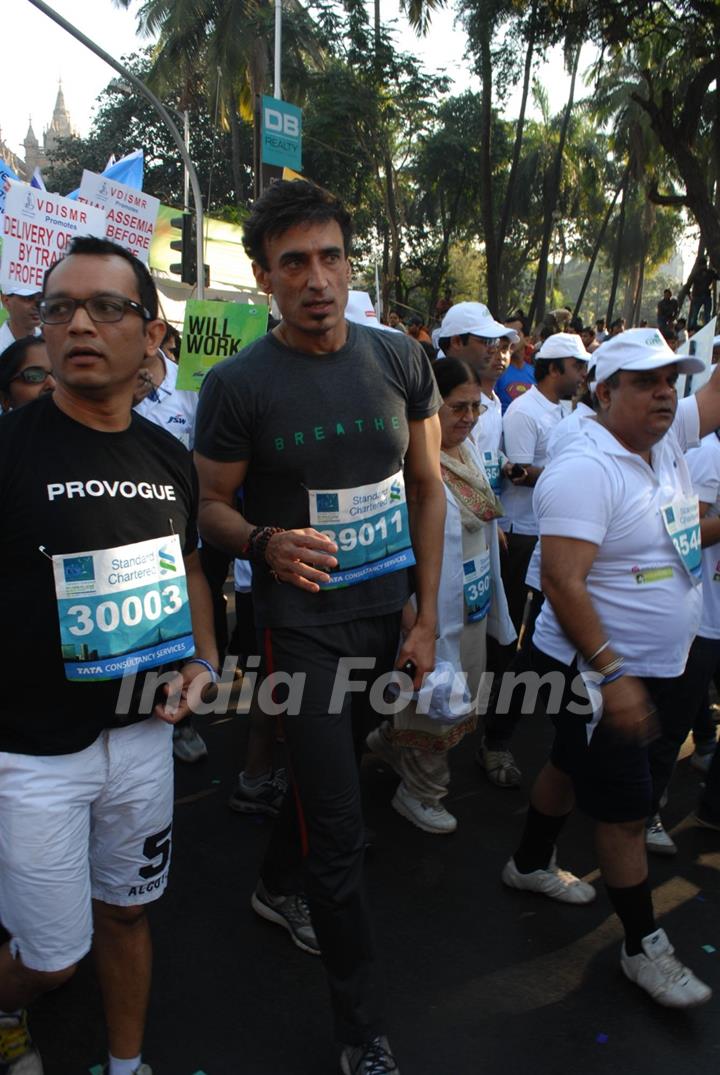 Rahul Dev at Standard Chartered Mumbai Marathon 2011