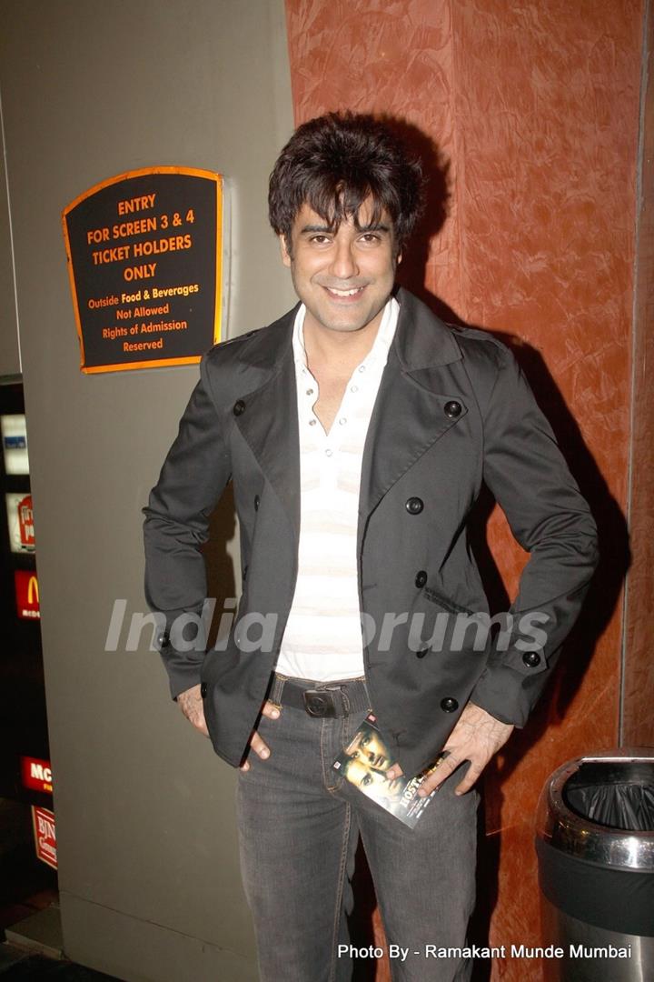 Karan Oberoi in Premiere of 'Hostel' movie at Fun Republic Andheri