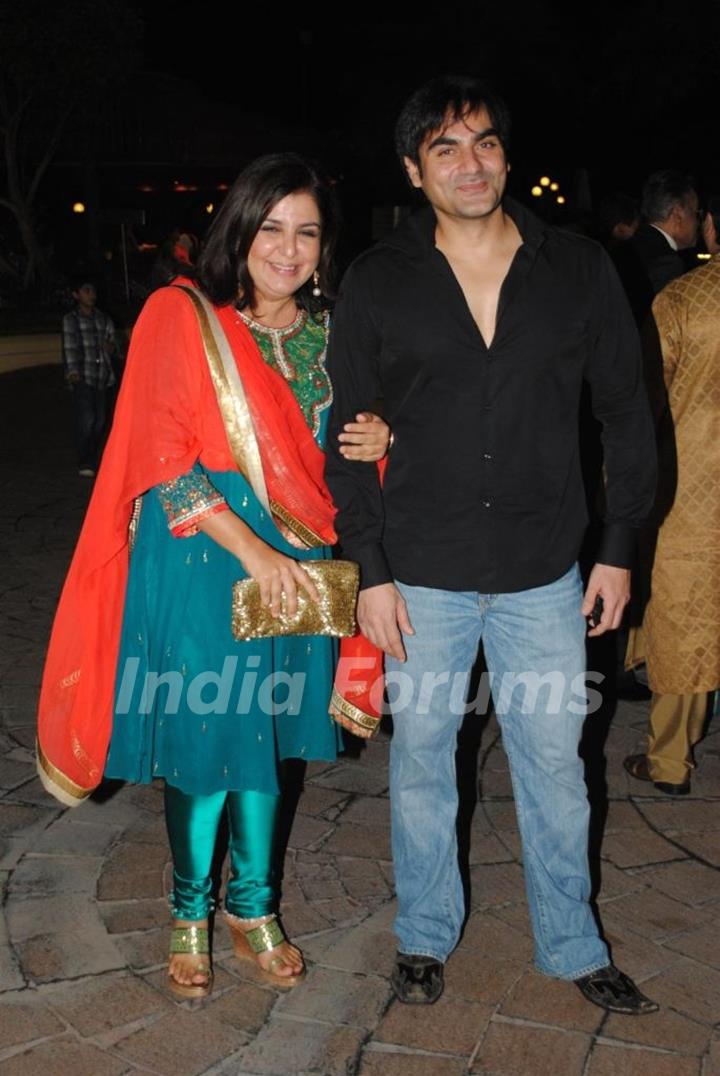 Arbaaz Khan and Farah Khan in Sameer Soni and Neelam Kothari's wedding ceremony