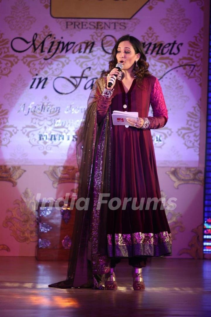 Rakshandha Khan hosting Shabana Azmi's charity show 'Mizwan Sonnets in fabric'