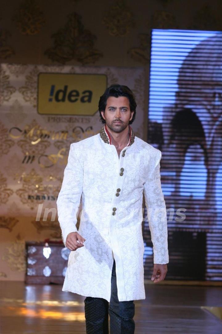 Hrithik Roshan walks the ramp for Shabana Azmi's charity show 'Mizwan Sonnets in fabric'