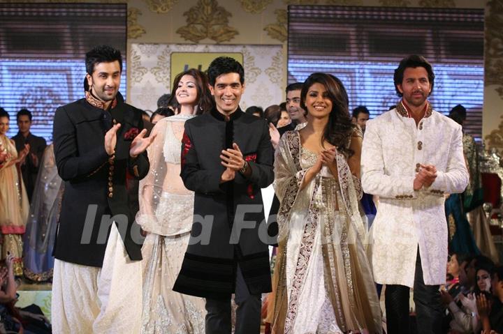 Bollywood celebs walks the ramp for Shabana Azmi's charity show 'Mizwan'