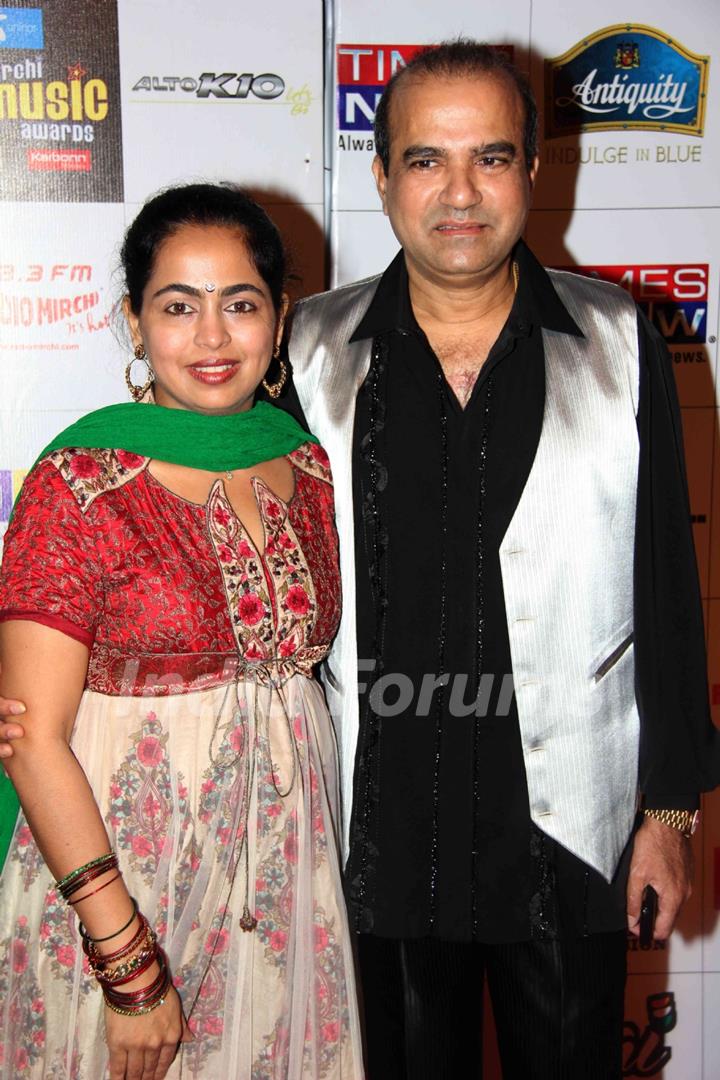 Suresh Wadekar grace the Mirchi Music Awards 2011 at BKC