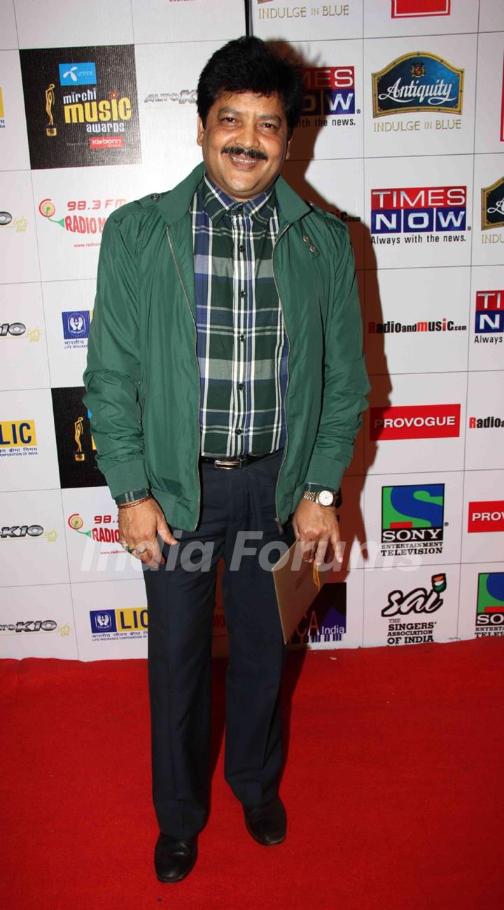 Udit Narayan at Mirchi Music Awards 2011 at BKC