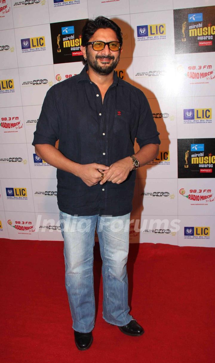 Arshad Warsi grace the Mirchi Music Awards 2011 at BKC