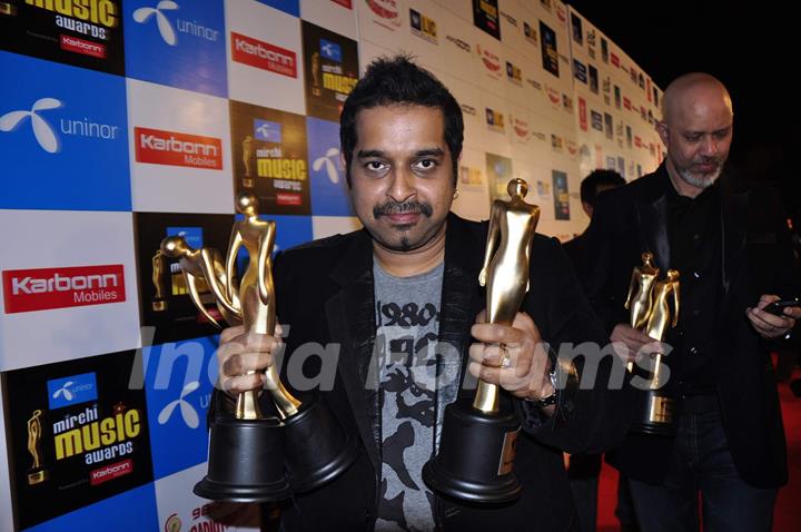 Shankar Mahadevan at Mirchi Music Awards 2011 at BKC