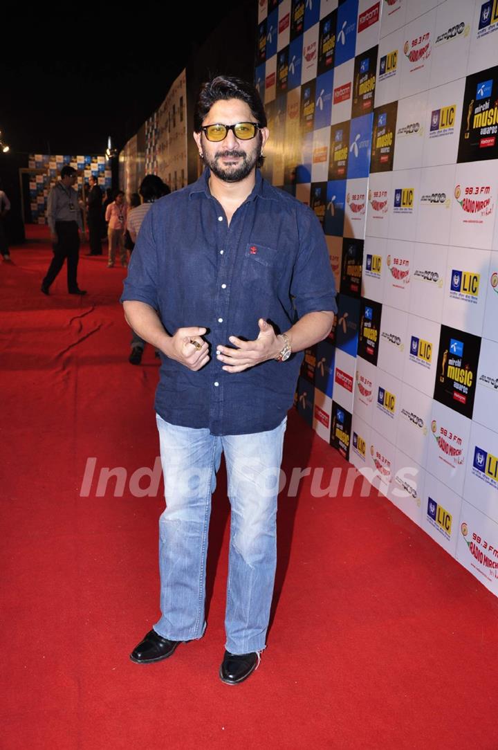 Arshad Warsi at Mirchi Music Awards 2011 at BKC