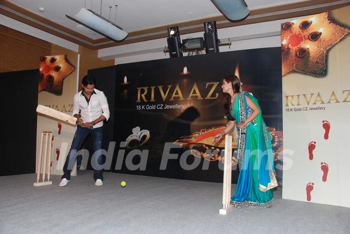 Riya Sen and Sreesanth promotes Gitanjali's Rivaaz collection at Grand Hyatt. .