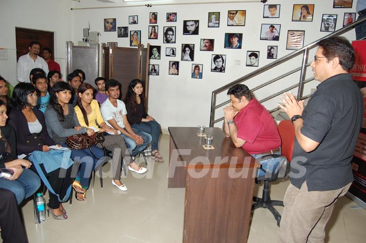 Satish Shah addressing students during a guest lecture at Roshan Taneja school of acting