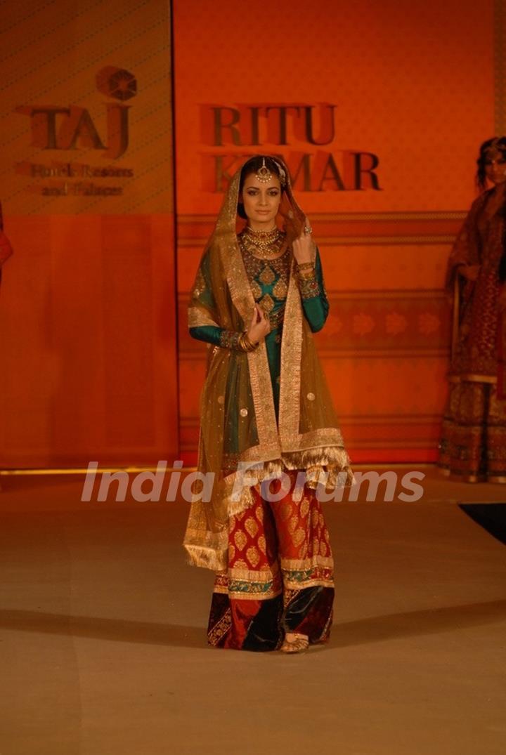 Dia Mirza walk the ramp for Ritu Kumar fashion show at Taj land's End, Bandra in Mumbai