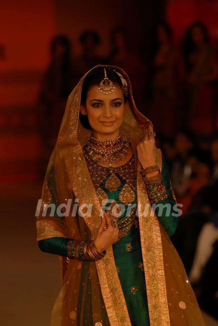 Dia Mirza walk the ramp for Ritu Kumar fashion show at Taj land's End, Bandra in Mumbai