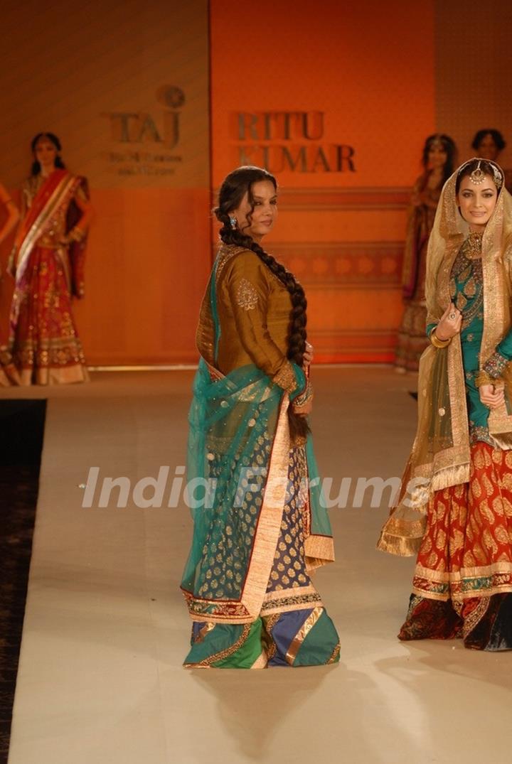 Dia Mirza and Shabana Azmi walk the ramp for Ritu Kumar fashion show at Taj land's End