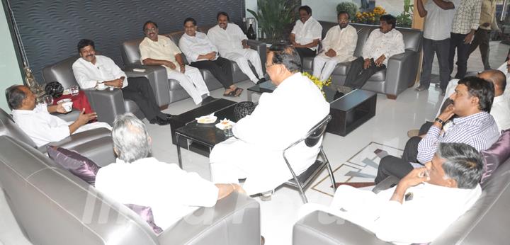 Union Defence minister A.K. Antony along with Andhra Pradesh Congress president D Srinivas met Praja Rajyam Party president K Chiranjeevi at his residence in Hyderabad on Jan 31. .