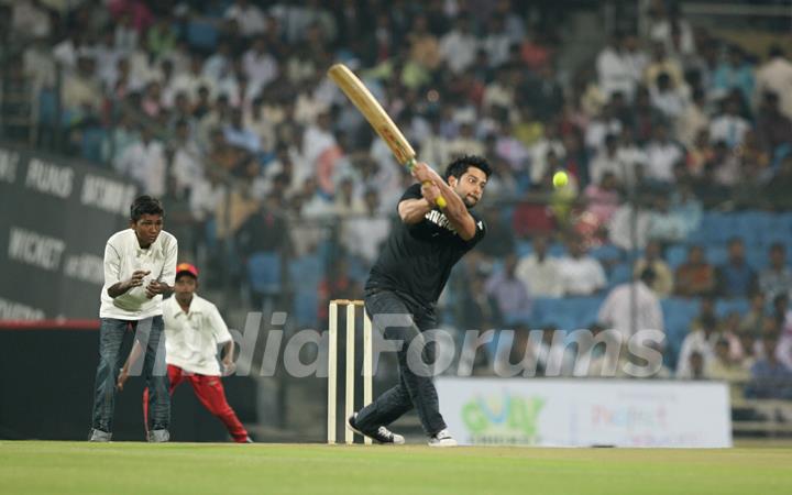 Aftab Shivadasani playing at Gully Cricket organised by Project Crayons