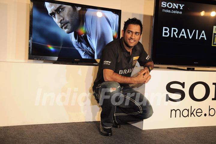 Dhoni at Sony World cup hd plasma launch at Four Seasons. .