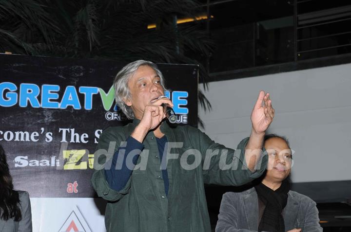 Sudhir Mishra for Yeh saali zindagi film in Ghaziabad, vaishali located “Mahagun Mall”