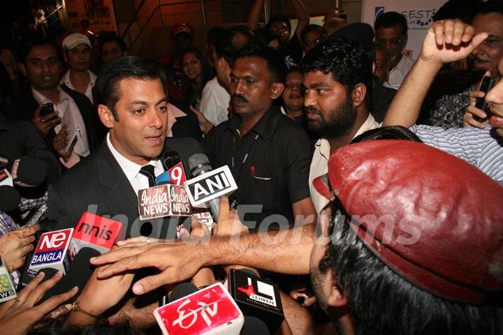 Salman Khan at Dev Anand’s old classic film “Hum Dono” premiere at Cinemax Versova