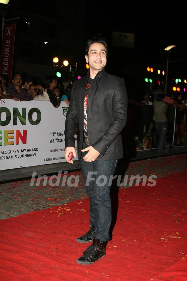 Celebs at Dev Anand’s old classic film “Hum Dono” premiere at Cinemax Versova