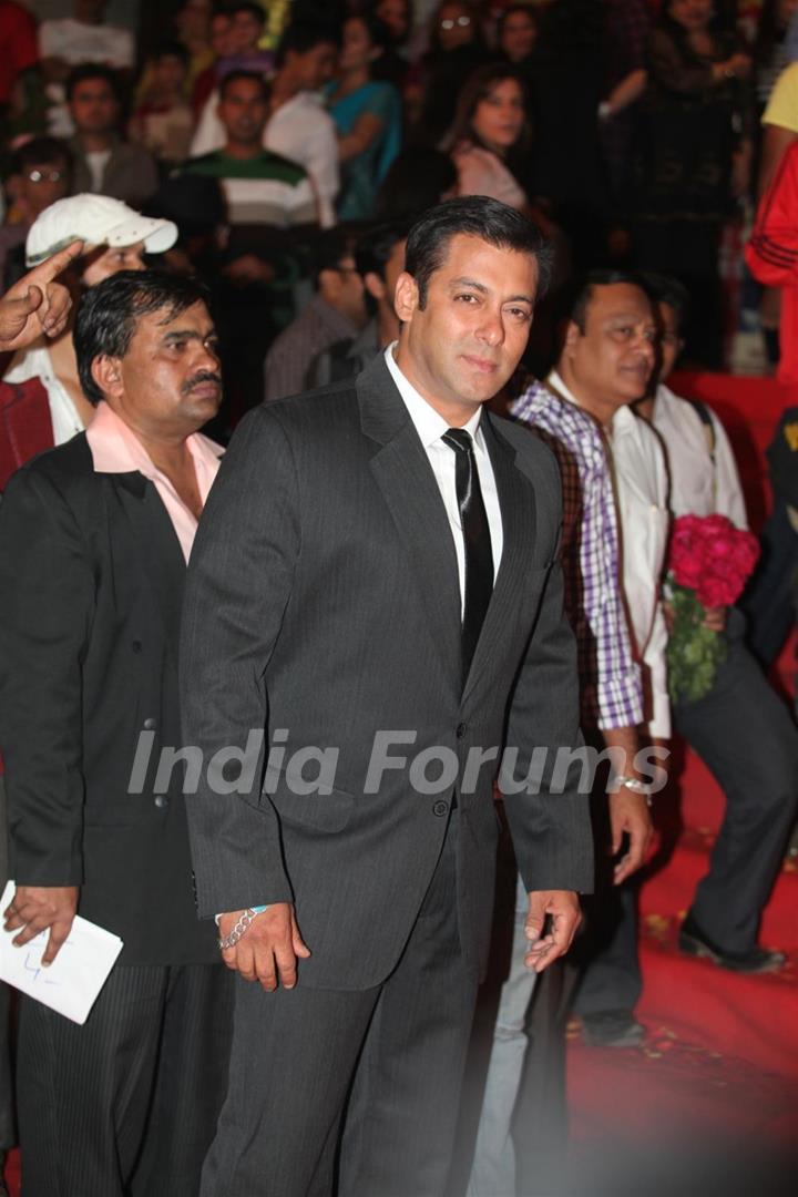 Salman Khan at Dev Anand’s old classic film “Hum Dono” premiere at Cinemax Versova