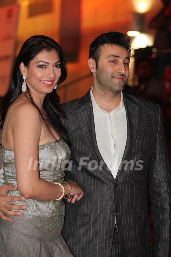 Yukta Mookhey at Dev Anand’s old classic film “Hum Dono” premiere at Cinemax Versova