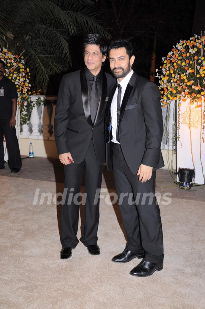 Shah Rukh and Aamir Khan at Imran Khan and Avantika Malik's Wedding Reception Party at Taj Land's End. .