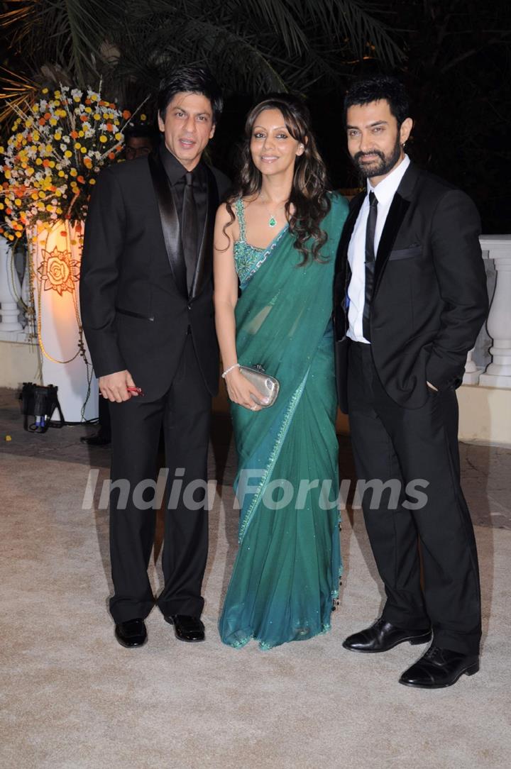 Shah Rukh, Gauri Khan and Aamir Khan at Imran Khan and Avantika Malik's Wedding Reception Party at Taj Land's End. .