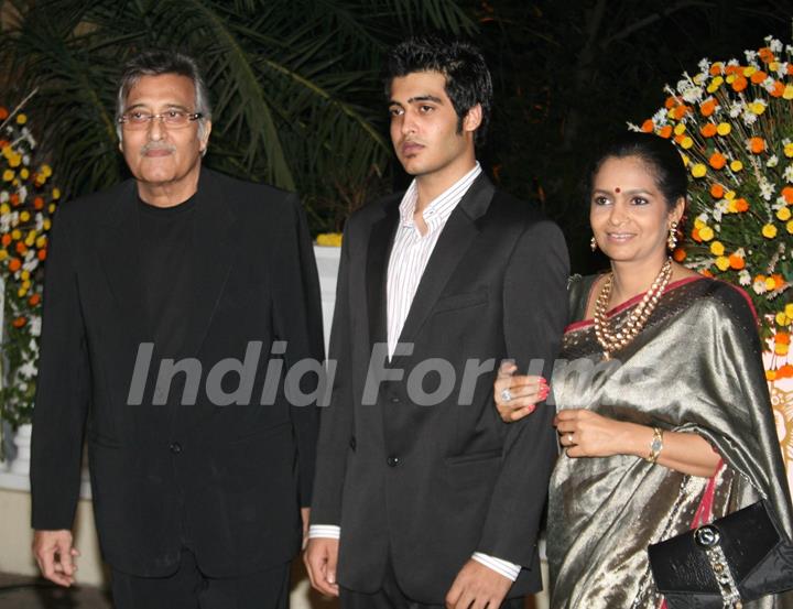 Vinod Khanna at Imran Khan and Avantika Malik's Wedding Reception Party at Taj Land's End