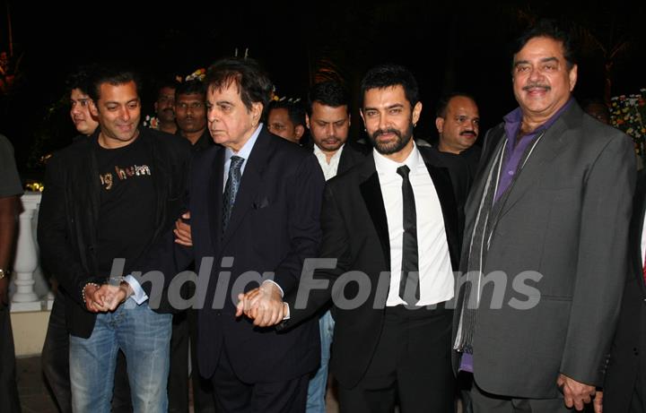 Aamir and Salman with Dilip Kumar and Shatrughan at Imran Khan and Avantika Malik Wedding Reception