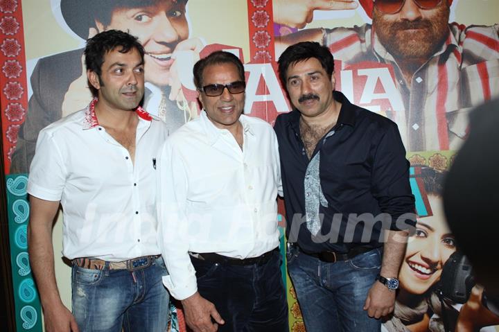 Dharmendra with Sunny and Bobby Deol at Yamla Pagla Deewana Film success party