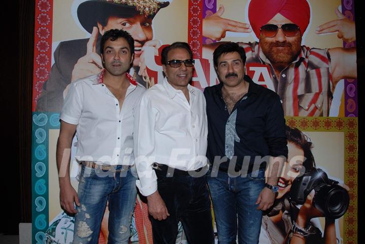 Bobby Deol, Dharmendra and Sunny Deol celebrate Yamala Pagla Deewana success party at Novotel. .