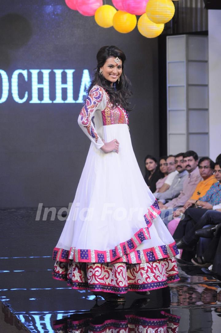 Sayali Bhagat at Gitanjali Tour De India fashion  show at Trident. .