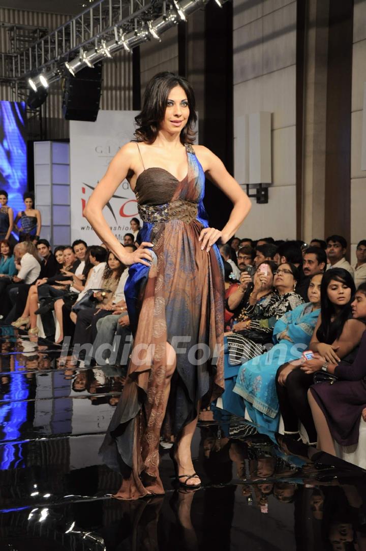 Model at Gitanjali Tour De India fashion  show at Trident. .