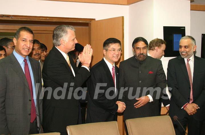 Union Minister for Commerce and Industry Anand Sharma and US Commerce Secretary Gary Locke with indian industrialist in New Delhi on Mon 7 Feb 2011. .