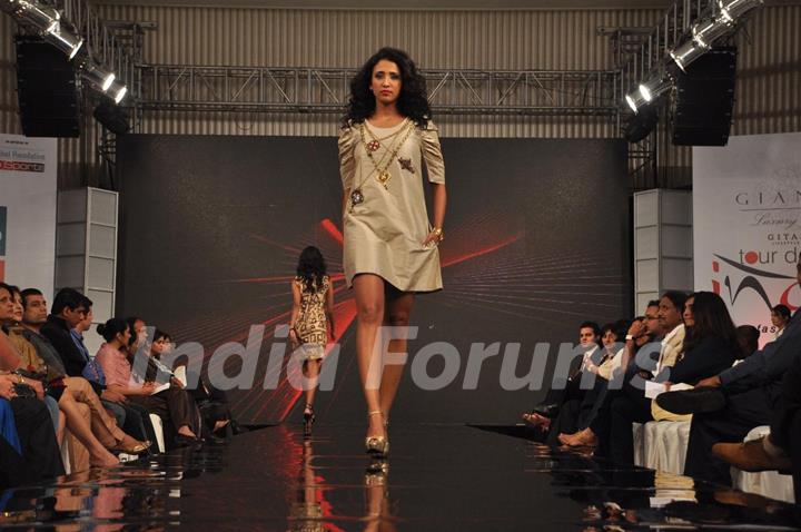 Models walk the ramp for Gitanjali Cyclothon Fashion Show 2011