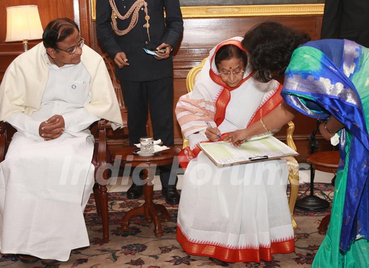 President Pratibha Devisingh Patil being enumerated for Census-2011 at Rashtrapati Bhawan on Wed 9 Feb 2011. .