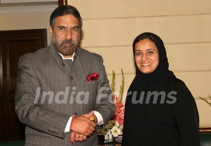 Minister of Foreign Trade UAE Sheikha Lubna Alqassemi with Union Minister of Commerce and Industry Anand Sharma in New Delhi