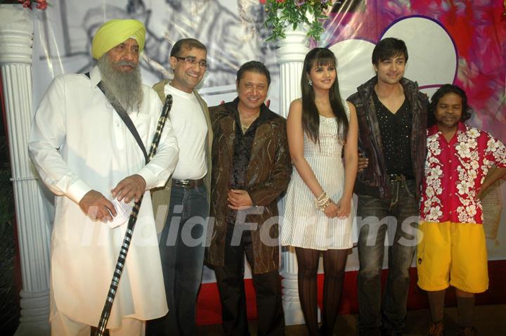 Ranjeet and Omkar Das Manikpuri at Taz's film 'Chal Joothey' mahurat, Blue Waters in Mumbai. .