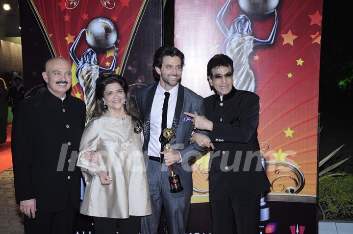 Rakesh Roshan, Hrithik Roshan and Jeetendra at Global Indian film and Television awards at Yash Raj studios in Mumbai.  .