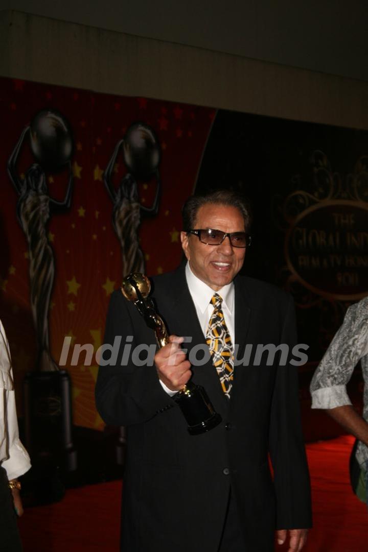 Dharmendra at Global Indian film and Television awards at Yash Raj studios in Mumbai