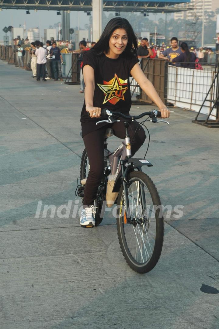 F.A.L.T.U stars Pooja Gupta at Mumbai Cyclothon at Bandra. .