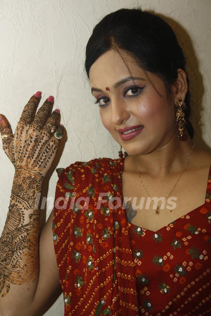 Sangeeta Kapure at Debina & Gurmeet  mehendi ceremony